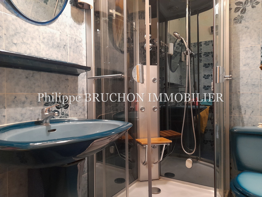 a-vendre-maison-Cezy-salle-de-bain-douche