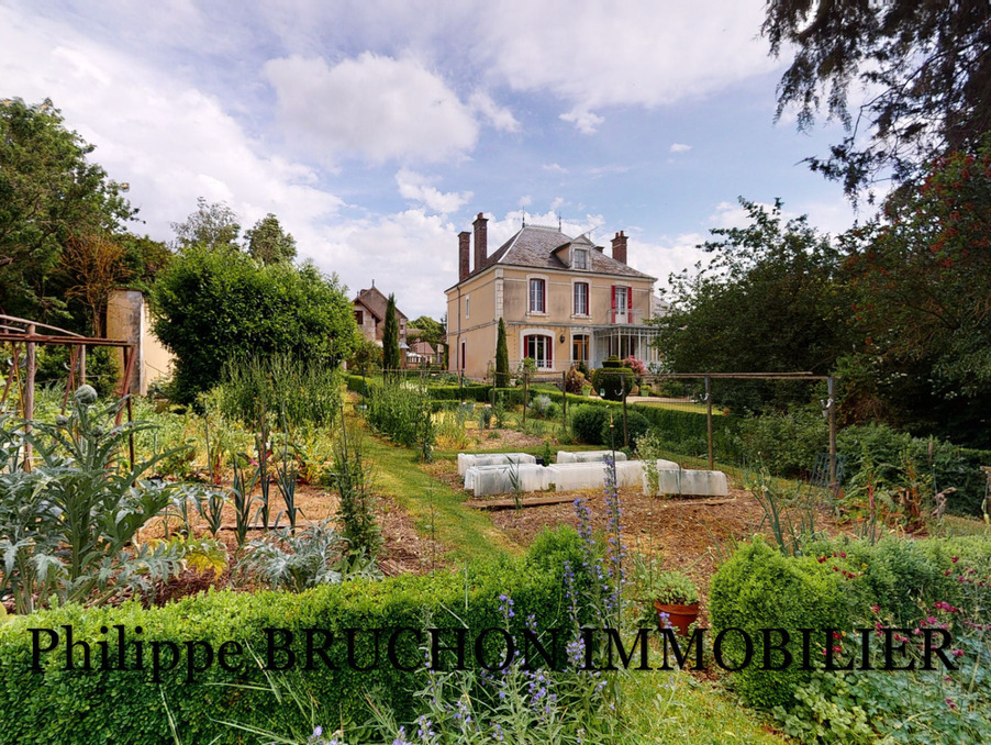 a-vendre-maison-avec-dependances-jardin-a-la-francaise-gy-l-eveque-yonne-89