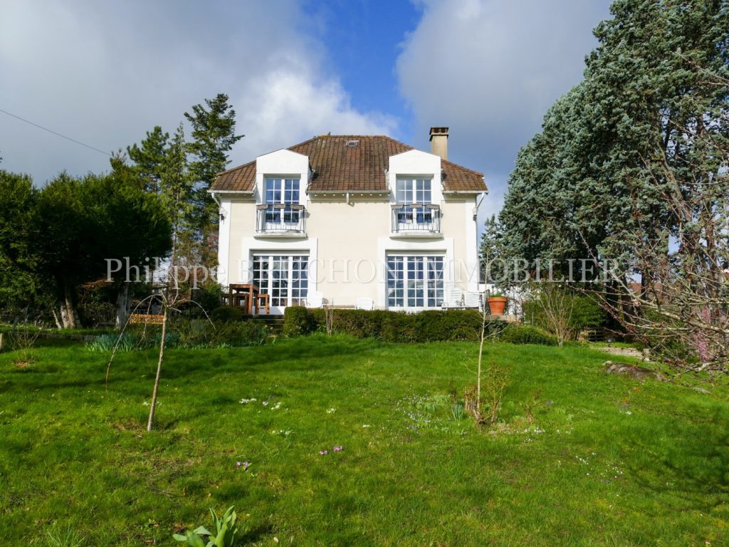 maison-renovee-auxerre-135-m2-beau-terrain-et-vue