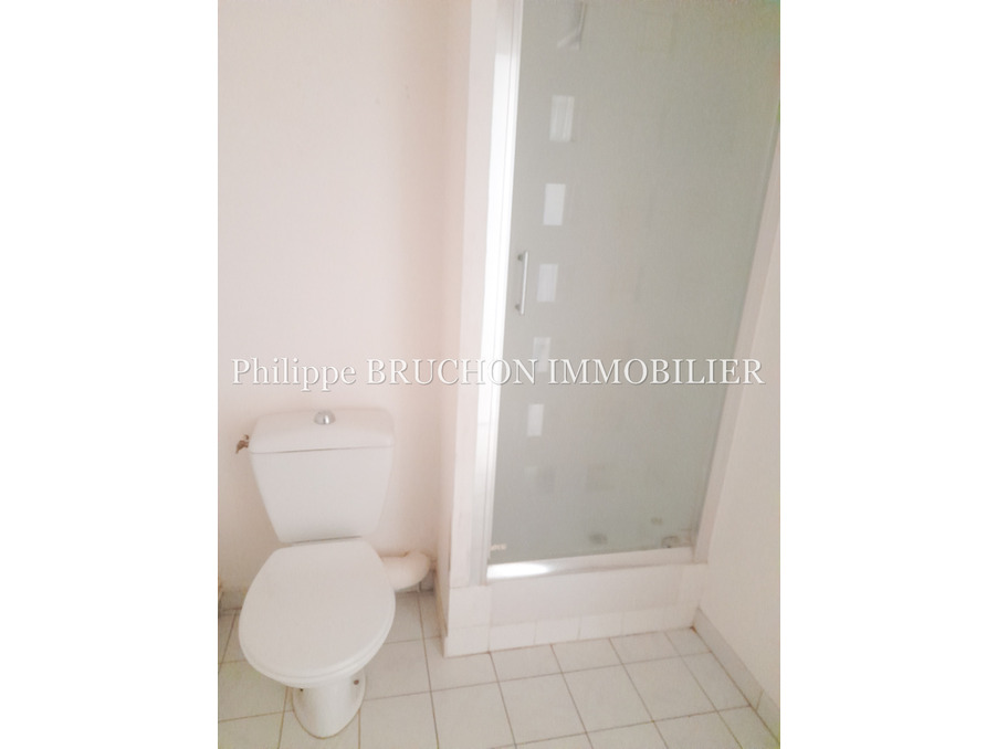 salle-de-bain-studio-saint-georges-sur-baulche